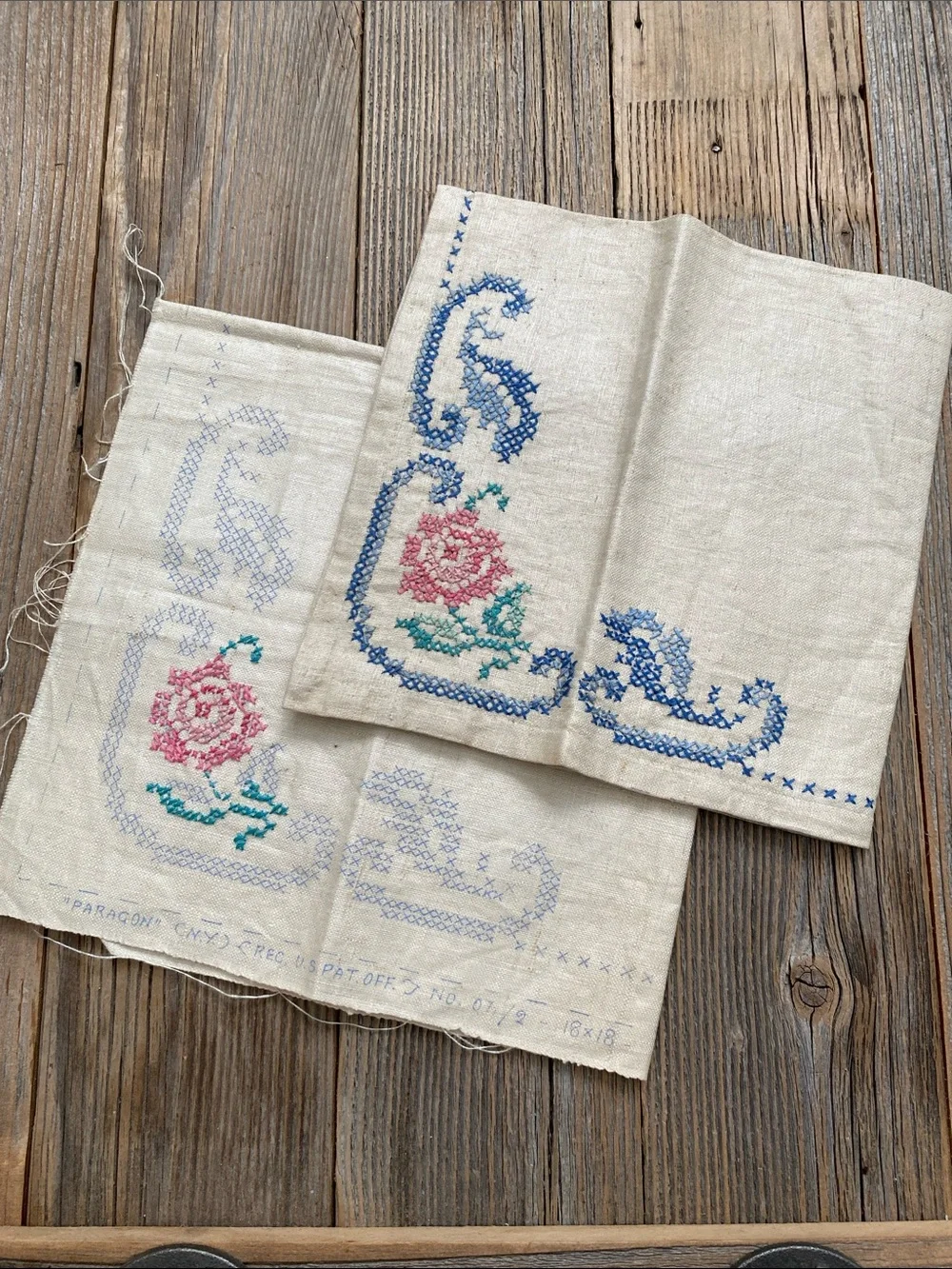 Vintage Paragon Cross-Point Embroidery Kit. Tablecloth w/8 Napkins. Unfinished.